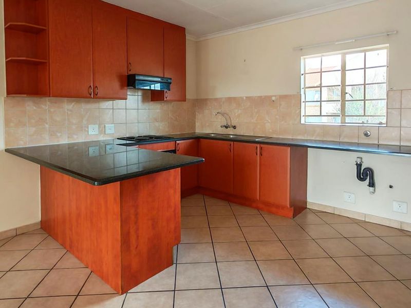 Spacious 2-Bed, 1-Bath First-Floor Apartment to Rent in Celtisdal - Photo 9