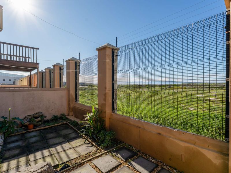 Secure Family Living in Sought-After Capricorn Beach Estate. - Photo 3