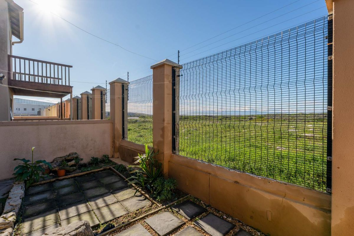 Secure Family Living in Sought-After Capricorn Beach Estate. - Photo 3