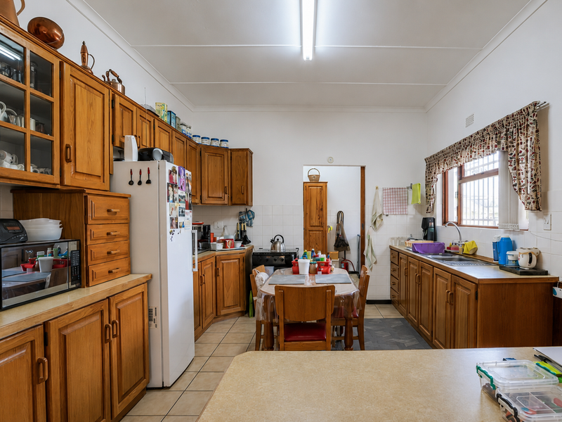 Dual living located in a quiet Cul-de-sac - Photo 10