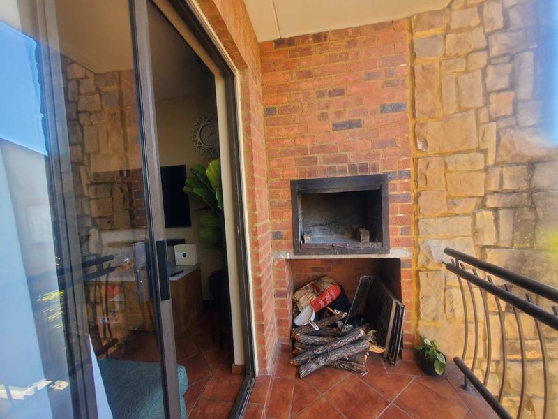 First-floor Gem in Aloe Ridge - perfect for families or Investors! - Photo 3