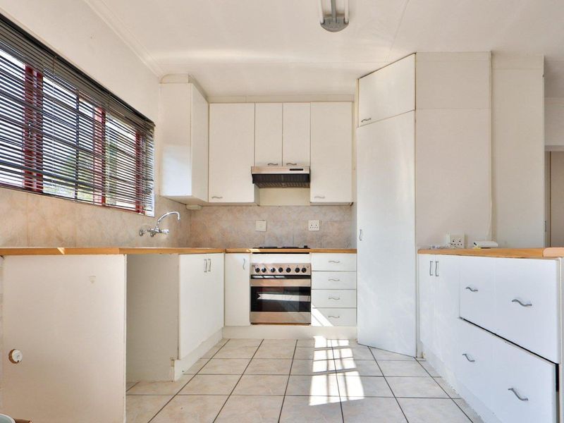 2 Bedroom, 2 Bathroom Apartment in Winchester Hills - Photo 4