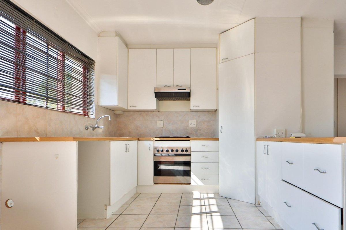 2 Bedroom, 2 Bathroom Apartment in Winchester Hills - Photo 4