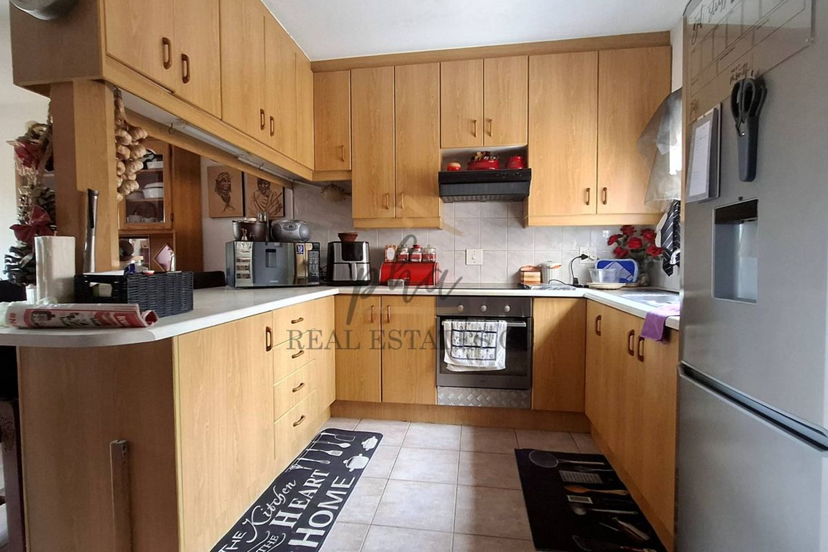 Prime Location - Double-Storey Apartment for Sale in CBD, Swakopmund - Photo 2