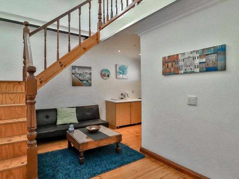 Chic Loft Apartment in the Heart of Woodstock - Photo 3