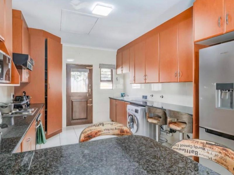 3 Bedroom Family Home in Prima Vista Estate, Mulbarton - Photo 9