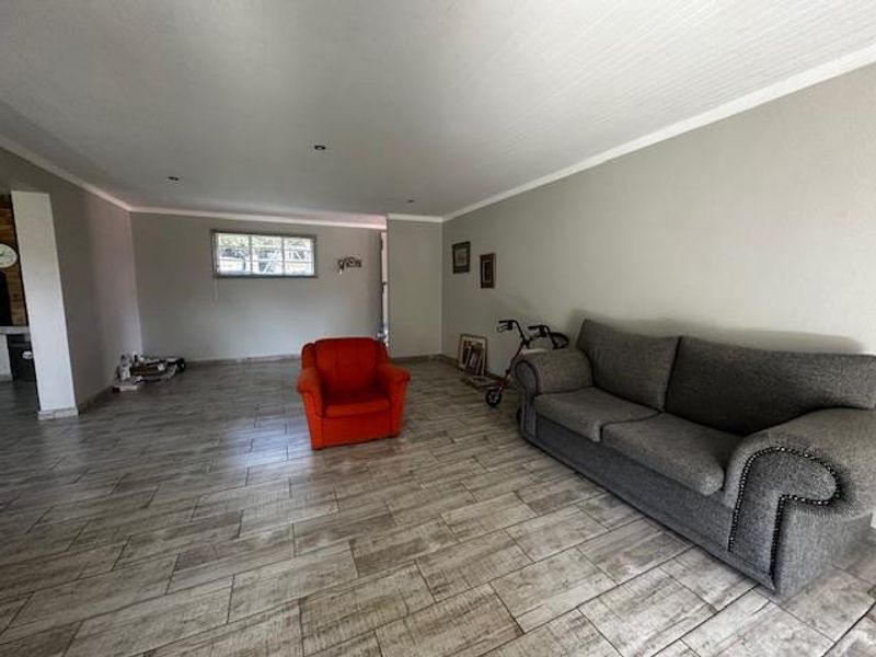 Stylish Family Living Designed for Comfort, Space & Entertaining - Photo 7