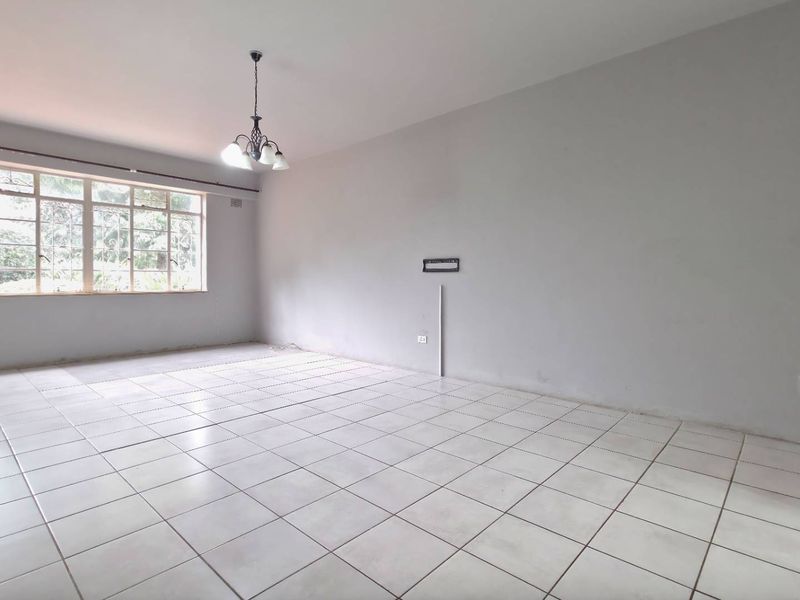 Ground floor 2 Bedroom Apartment with WFH space, Direct Access to Outside Patio and Communal gardens - Photo 4