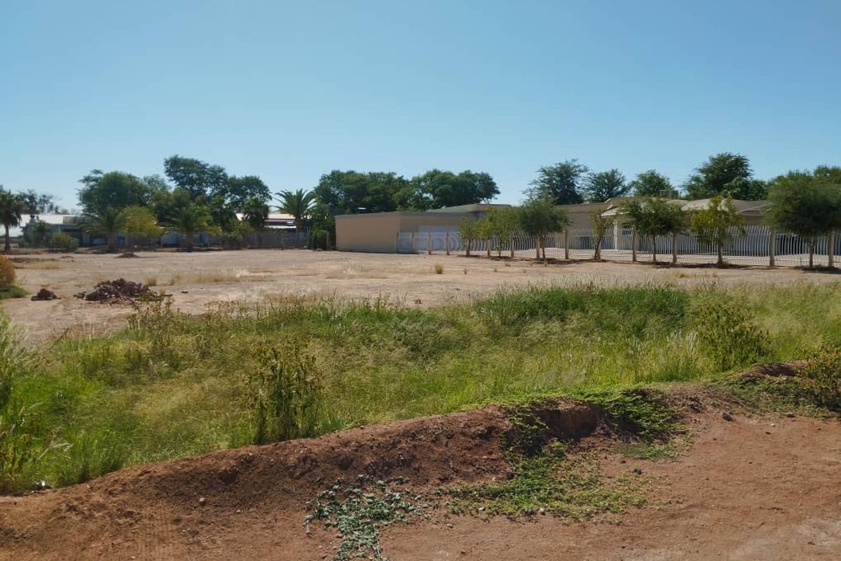 WELL-LOCATED LARGE ERF FOR SALE IN MARIENTAL NORTH – EASTERN SIDE - Photo 4