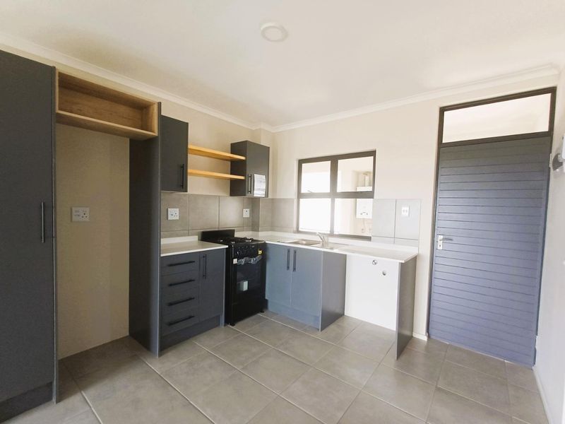 FOR RENT  |  Hillcrest  |  Kings Gate Estate  |  3 Bedroom Apartment - Photo 3