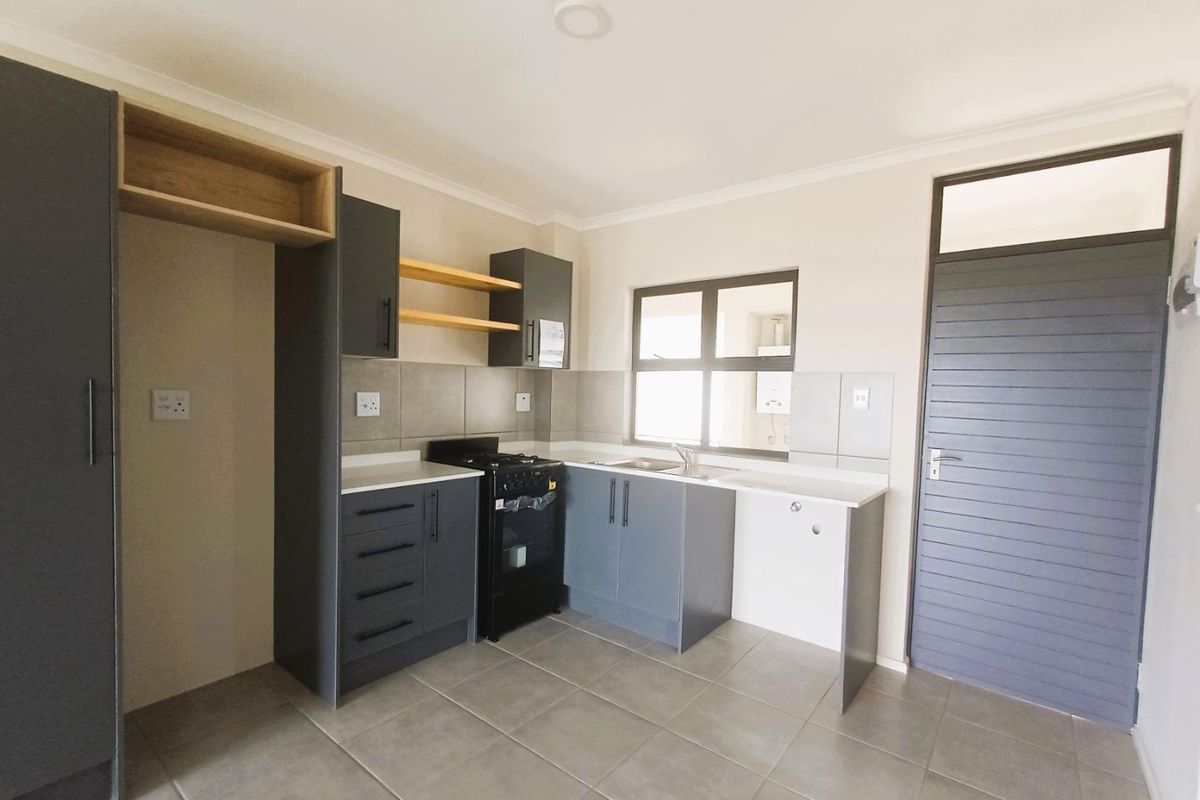 FOR RENT  |  Hillcrest  |  Kings Gate Estate  |  3 Bedroom Apartment - Photo 3