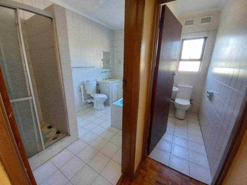 Spacious Family Home in Umhlanga (Shared Property) - Photo 9