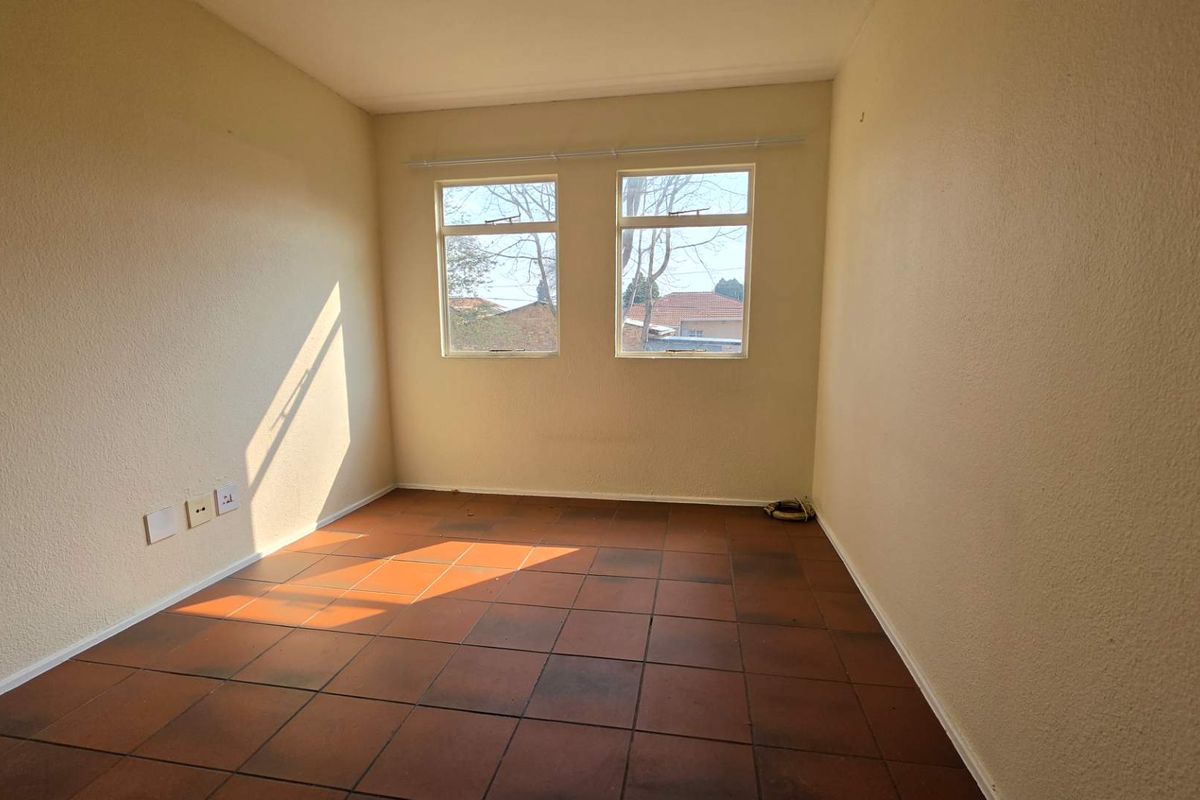 2 Bedroom Townhouse / Apartment for Sale in Florentia Alberton - Photo 3