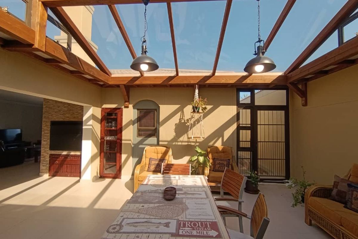 Townhouse with Sea View - Photo 2