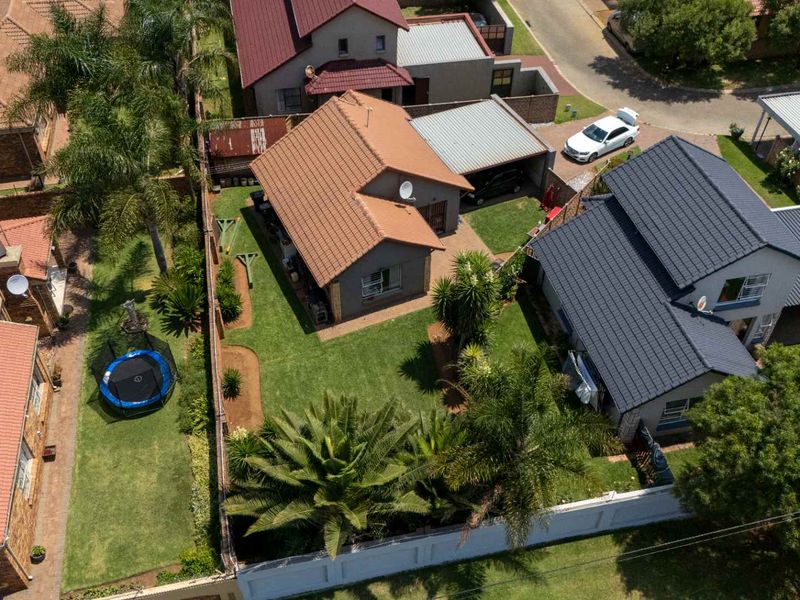 Neat house in a great area available for a steal ! - Photo 5