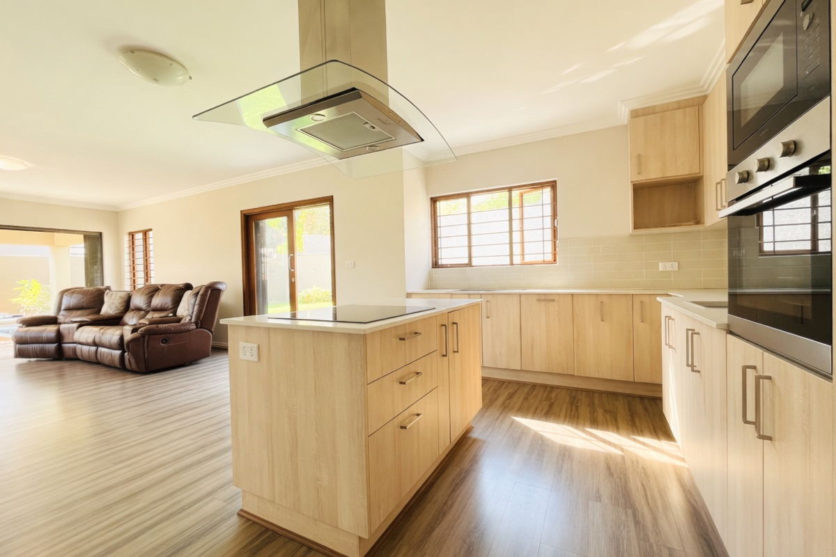 Prime 5-Bedroom Property for rent at Woodlands Estate, Barbeque Downs - Photo 5