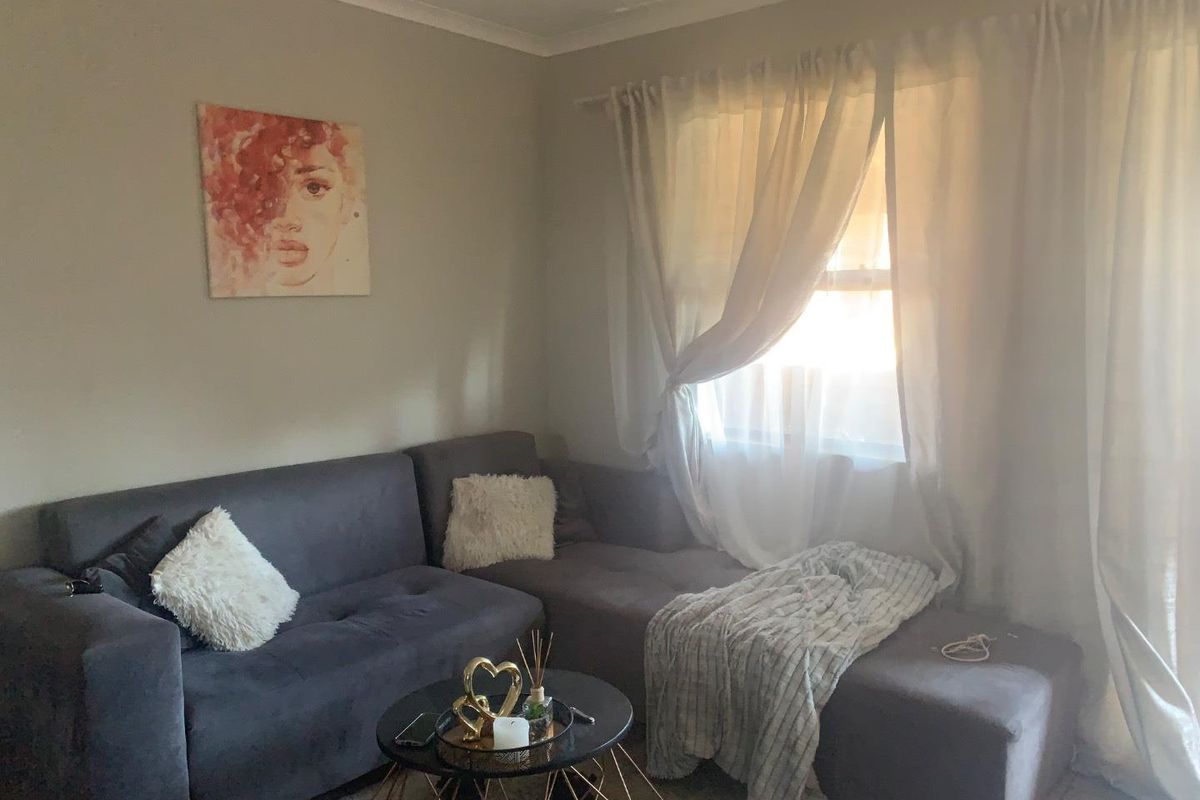 Your New Home Awaits: Modern 2-Bedroom, Great Access! - Photo 4
