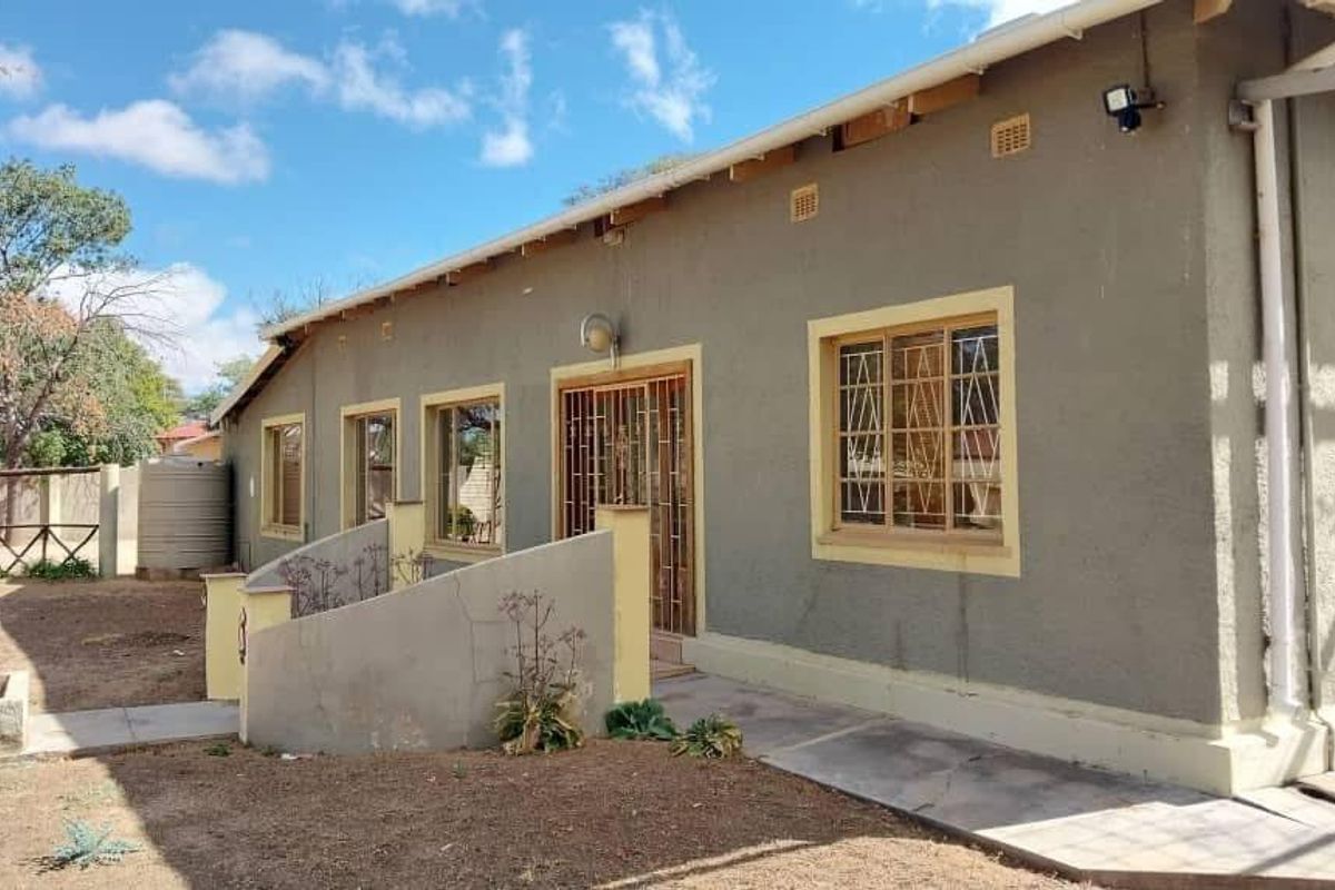 Okahandja Oasis: Spacious Living with Rental Options - Photo 3
