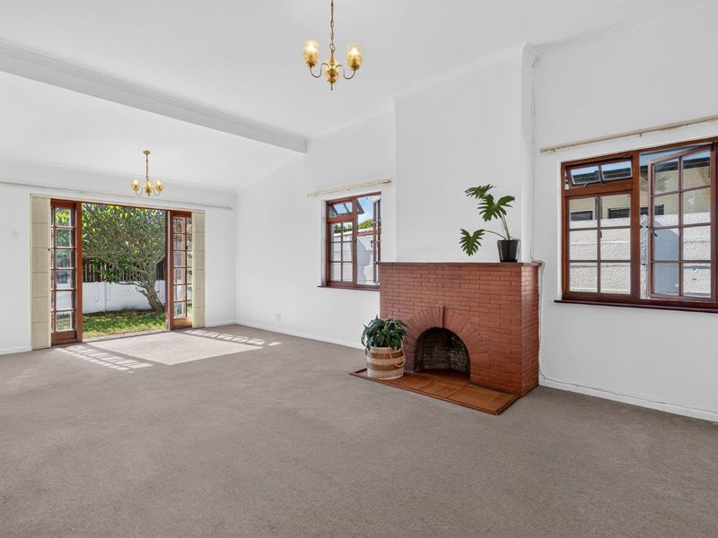 A Much-Loved Claremont Home, Ready for Its Next Chapter - Photo 10