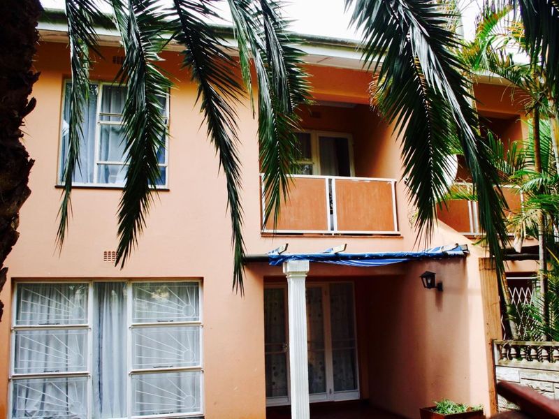 3 Bedroom Flat for sale - Photo 3