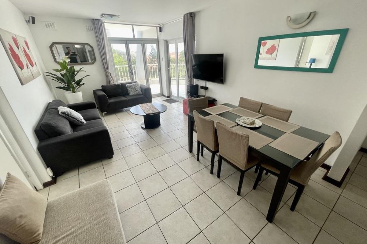 Hendra - Beautiful 3-Bed, 2-Bath Holiday Apartment on Marine Drive, Umhlanga Rocks - Photo 4