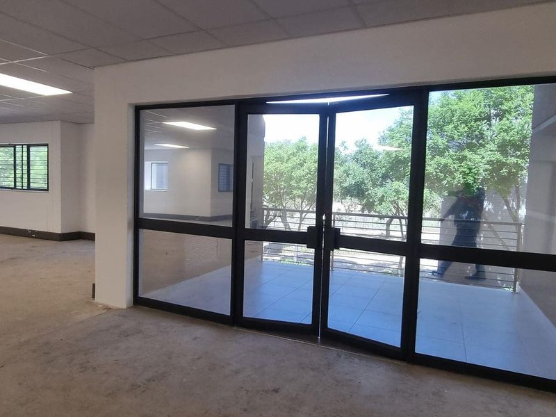 3 949m2 Waterfall Midrand Office Block For Sale - Photo 6