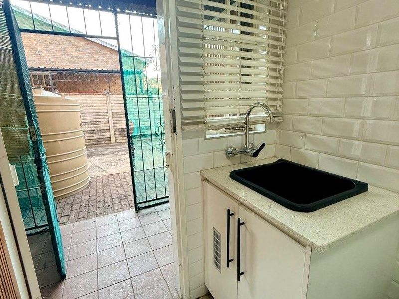 3 bedroom Townhouse for sale in Vryheid - Photo 4