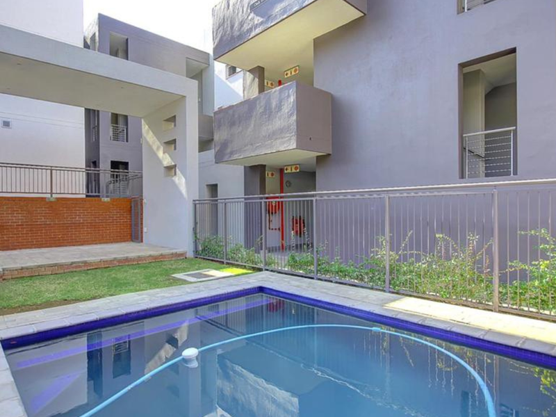 Luxury Living in Prestigious Morningside – Stylish 1-Bedroom Apartment - Photo 8