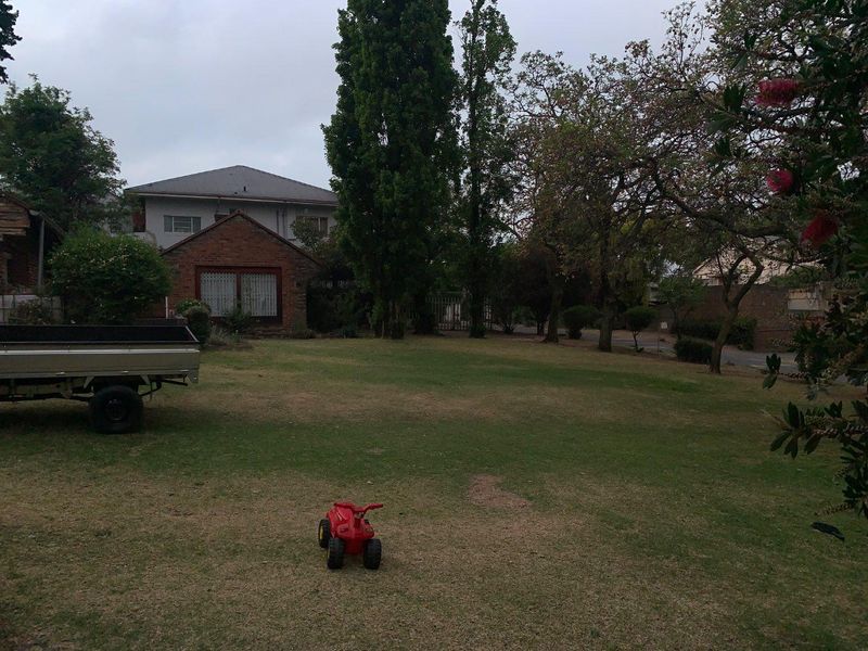 **Charming 2-Bedroom Garden Cottage for Sale on Riffle Range Road, Towerby/Rosettenville - Photo 4