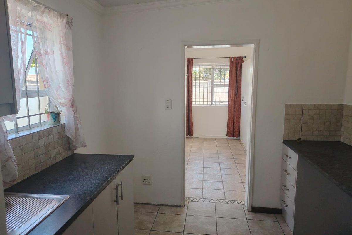 One bedroom garden cottage in Parow North - Photo 4