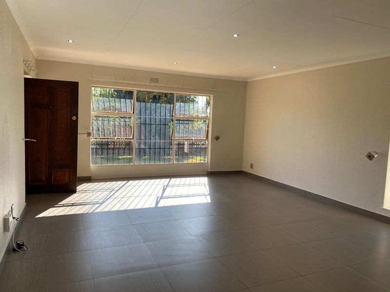 Beautiful and spacious 3 bedroom townhouse to rent - Photo 8