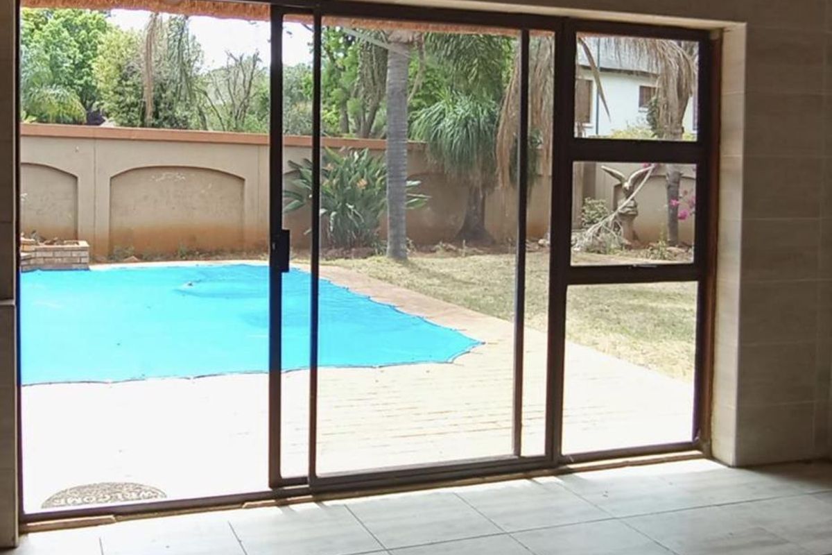 Prime location. Pure impact. - Photo 2