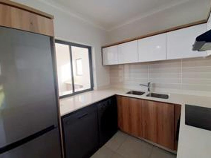 Modern 3 Bedroom Apartment to Rent in Ballito - Photo 10