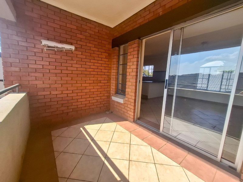 Charming 2-Bedroom Apartment in Windmill Complex, Mooikloof Ridge Estate - Photo 6