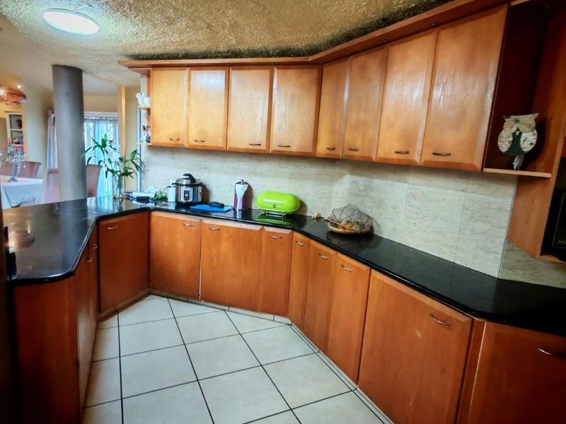 A Rare Double-Storey Home with Breathtaking Golf Course Views. - Photo 6