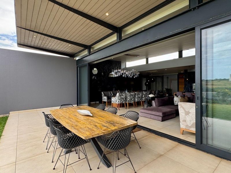 A stunning freestanding furnished home in secure estate in Sibaya!!! - Photo 3