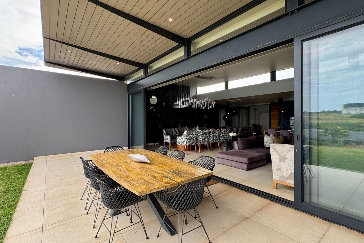 A stunning freestanding furnished home in secure estate in Sibaya!!! - Photo 3