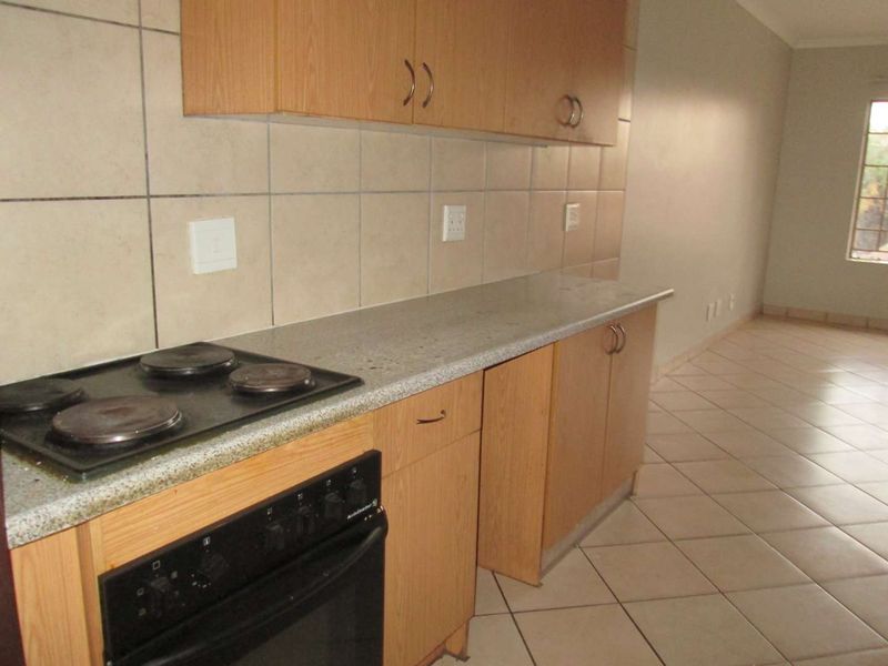 2 BEDROOM FLAT TO RENT IN WOLMER - Photo 4