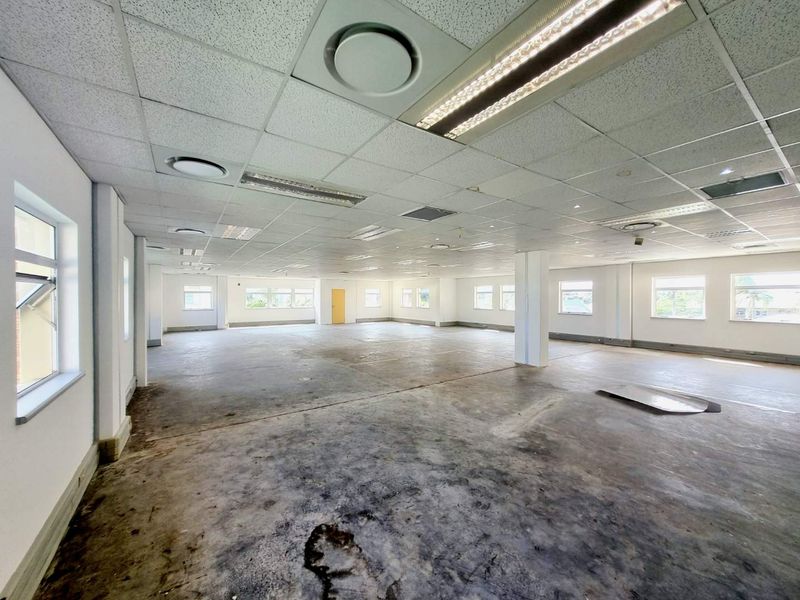 309m2 First-Floor Office in Illovo Sugar Park – Secure, Accessible, and Move-In Ready - Photo 6