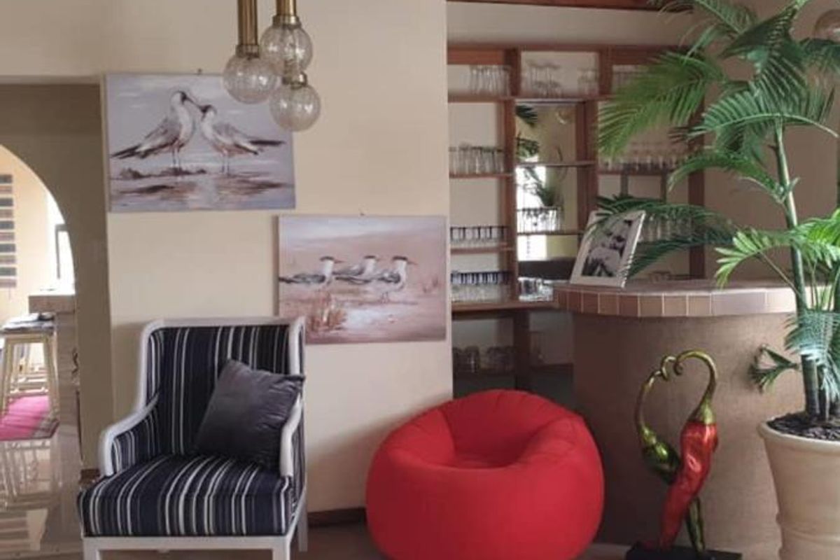 5 bedrooms House in Henties Bay - Photo 5