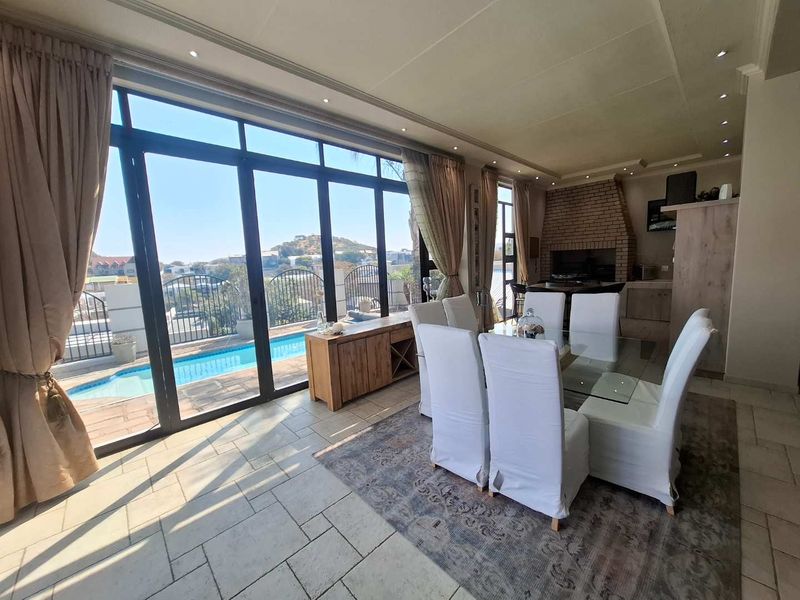 Luxurious, Secure Family Oasis with Stunning Views - Photo 7