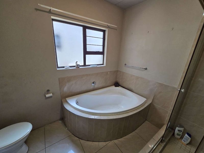 "Hassle-Free Investment with Existing Tenant Income" - Photo 9