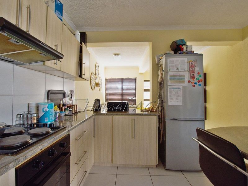 Central, Walvis Bay:  Townhouse in Villa Grande is for Sale - Photo 8