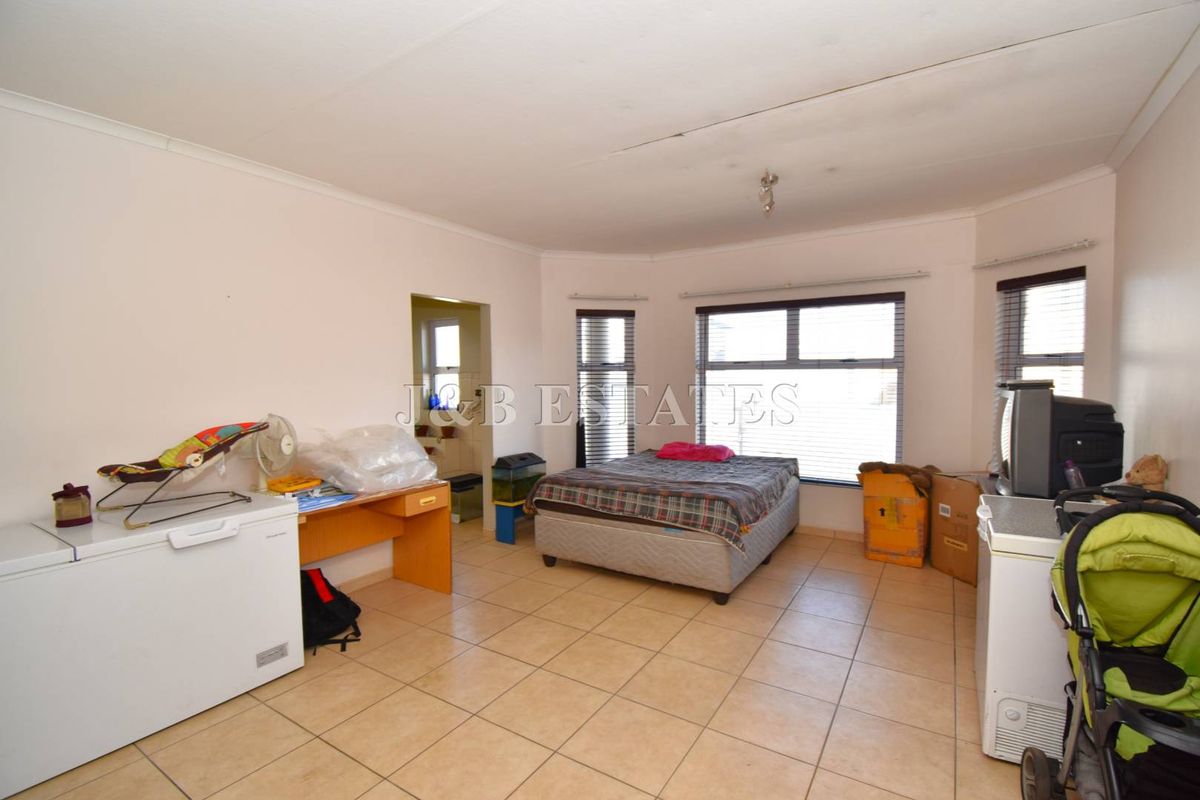 3-Bedroom House With Flatlet - Photo 5