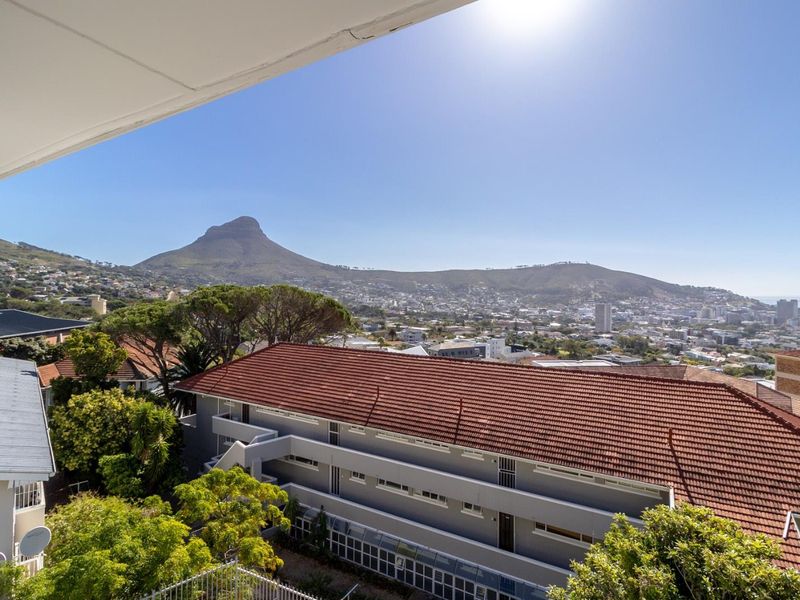 Scenic, Sun lit & Perfectly Positioned Corner Vredehoek Apartment - Photo 6