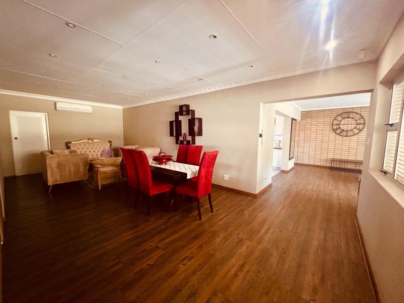 Luxurious 7 bed house for sale in Vryheid - Photo 10