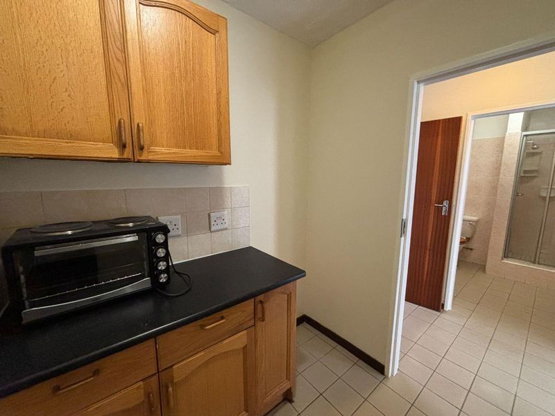 2 Bedroom apartment in Hatfield - Photo 4