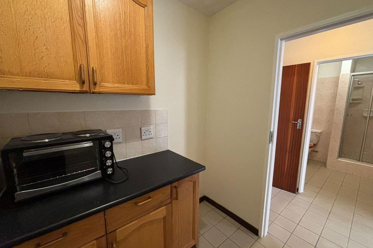 2 Bedroom apartment in Hatfield - Photo 4