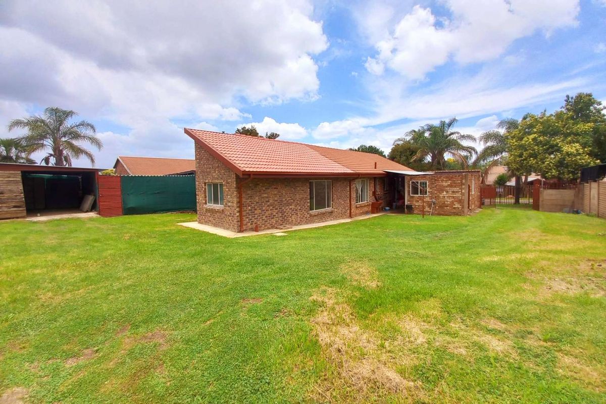 Four bedrooms house for sale in Suiderberg - Photo 2