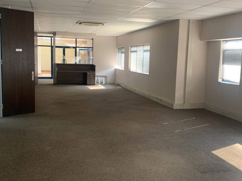 394m2 Office Space To Let | 39 Empire Road, Parktown - Photo 6